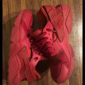 Nike Huarache Red